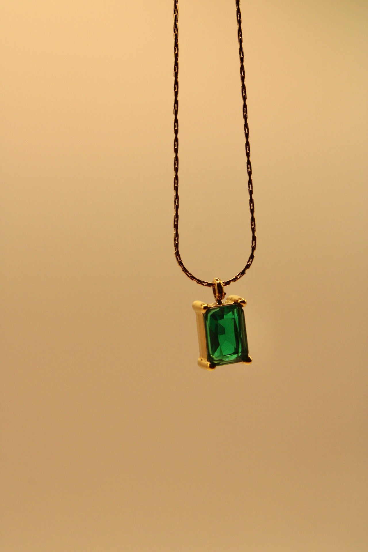 Collar Esmeralda del Sol