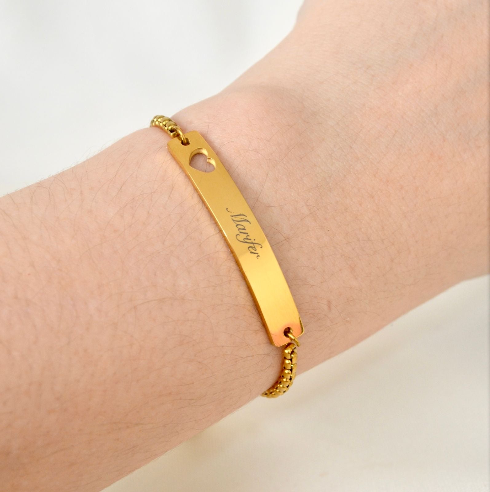 Pulsera Corazón Dorada