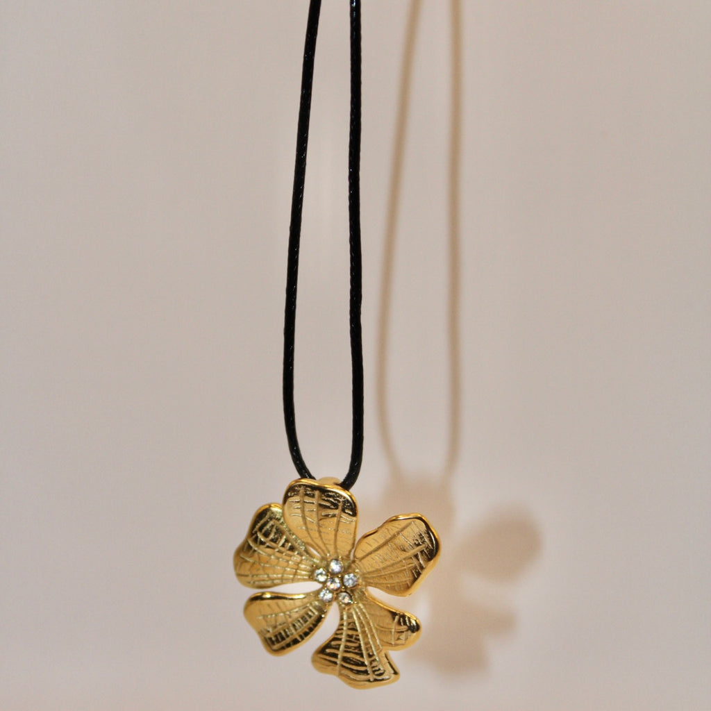 Collar Pétalo Salado