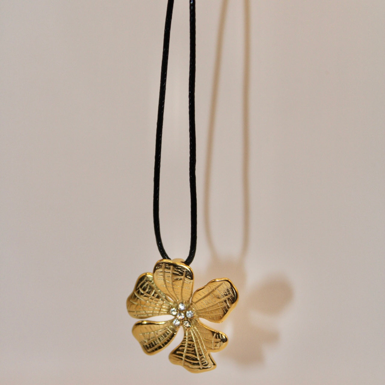 Collar Pétalo Salado