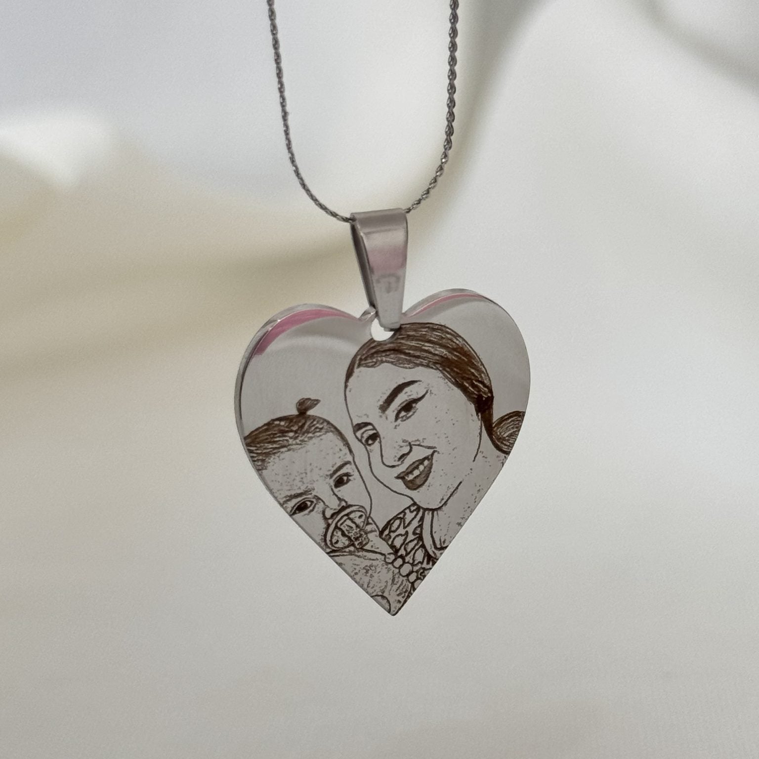 Collar Retrato Corazón Plateado