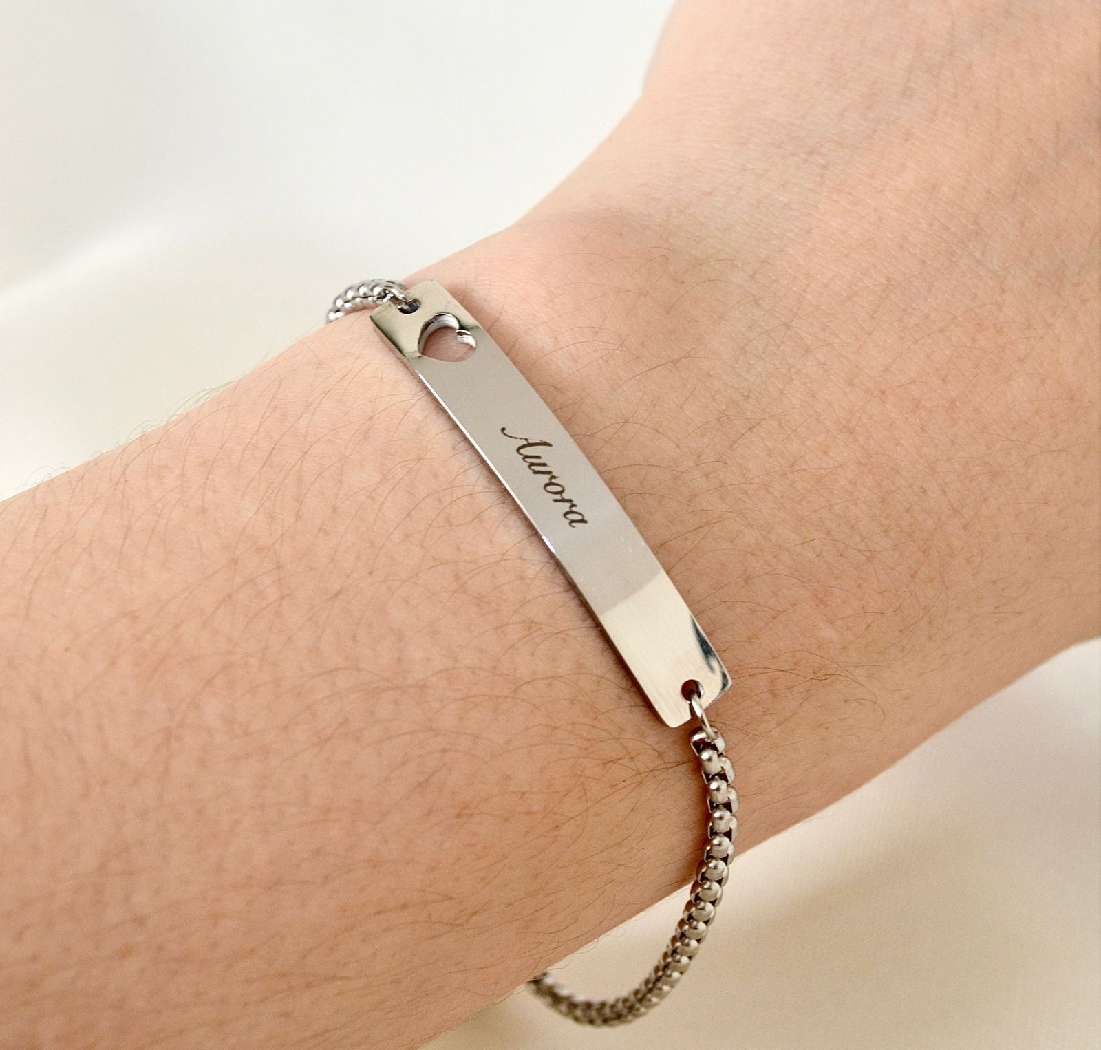 Pulsera Corazón Plateada