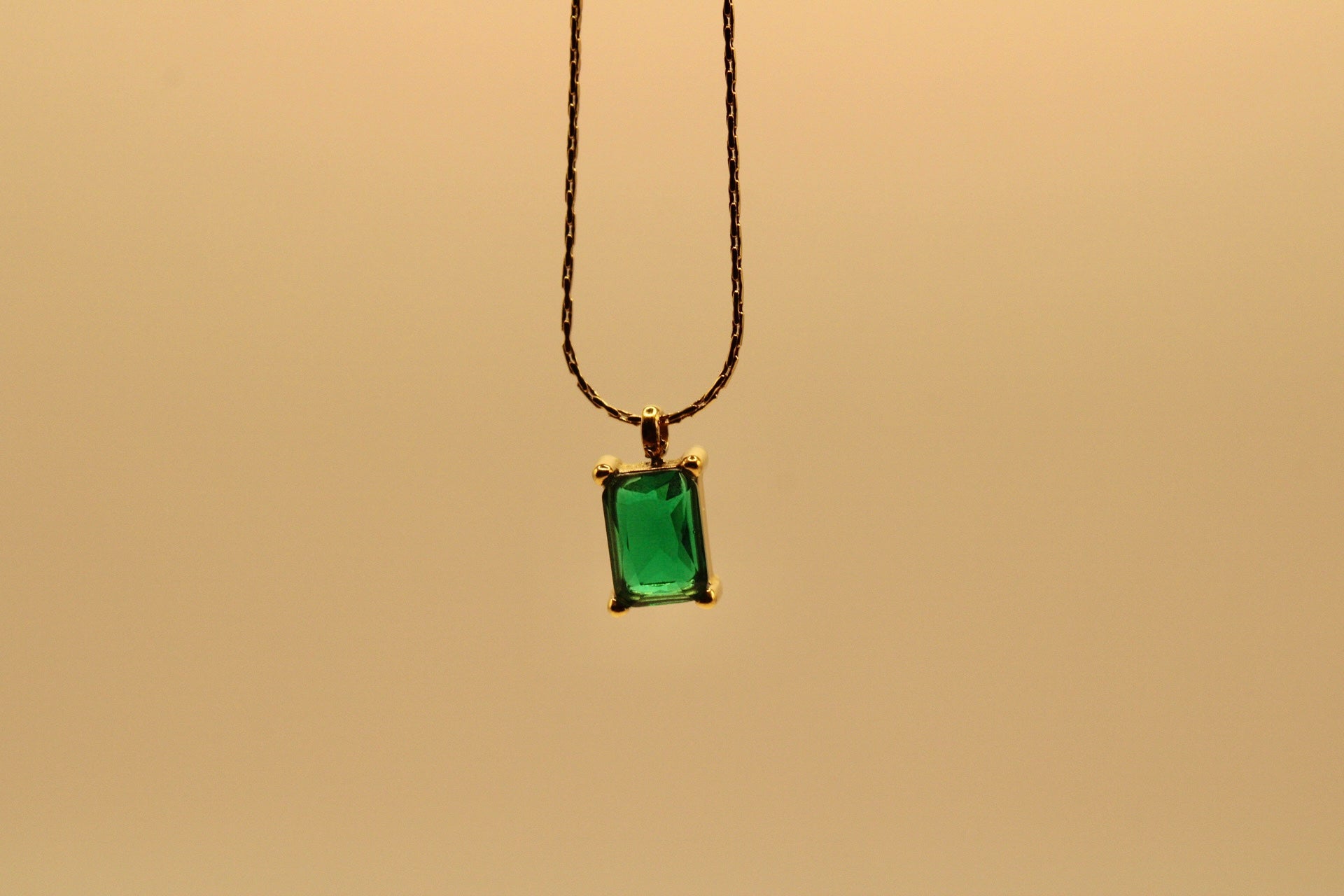 Collar Esmeralda del Sol